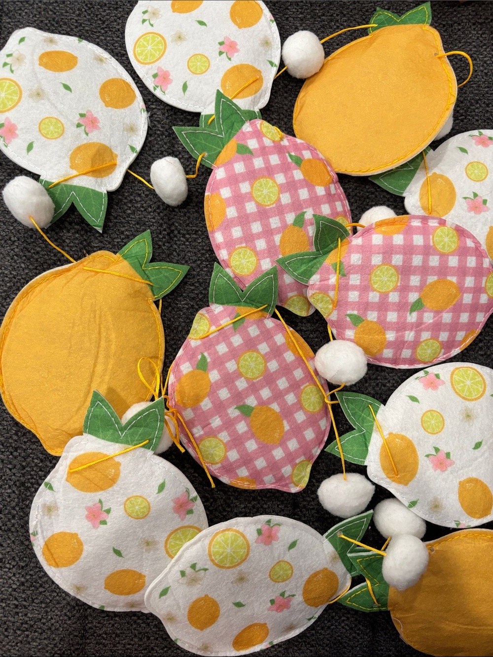 Lemon Garland Banner - Picture 2 of 4